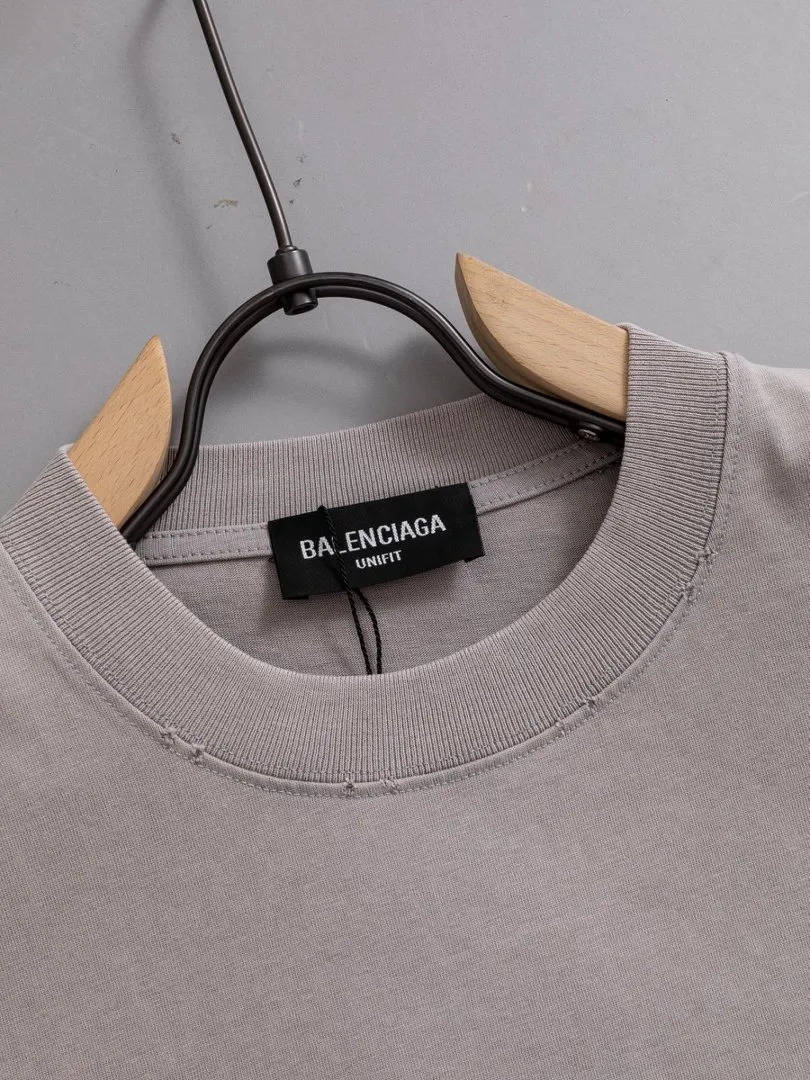 P100✨🔥 [balenciaga] 2026FW short-sleeved T-shirt Premium 26s double yarn 300g fabric embroidery process wash water spray Ma Jiu distressed color: wash water black wash water white wash water Khaki Size: S M L XL 2XL